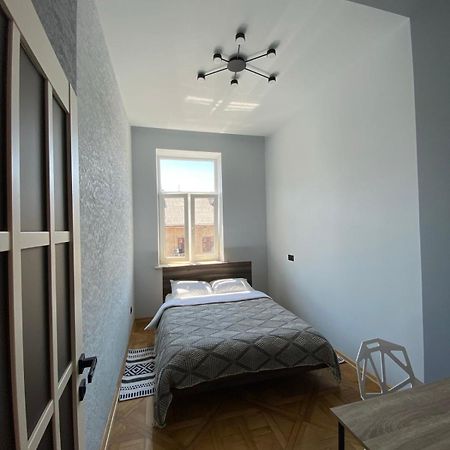 3 Bedrooms Apartment On Nasypna 3 Leopoli Esterno foto