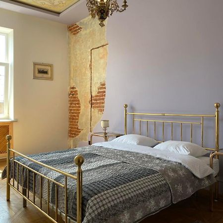 3 Bedrooms Apartment On Nasypna 3 Leopoli Esterno foto