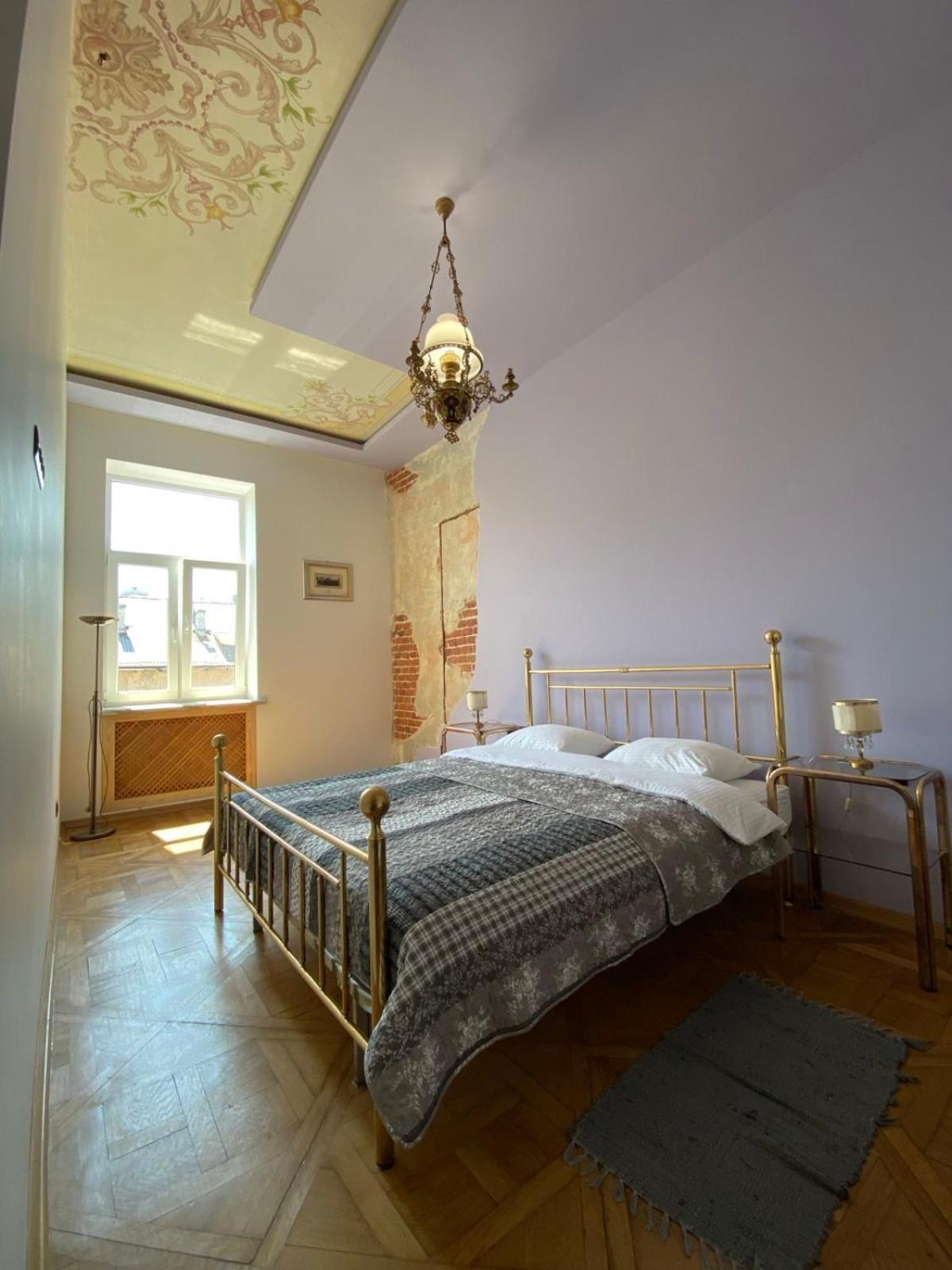 3 Bedrooms Apartment On Nasypna 3 Leopoli Esterno foto