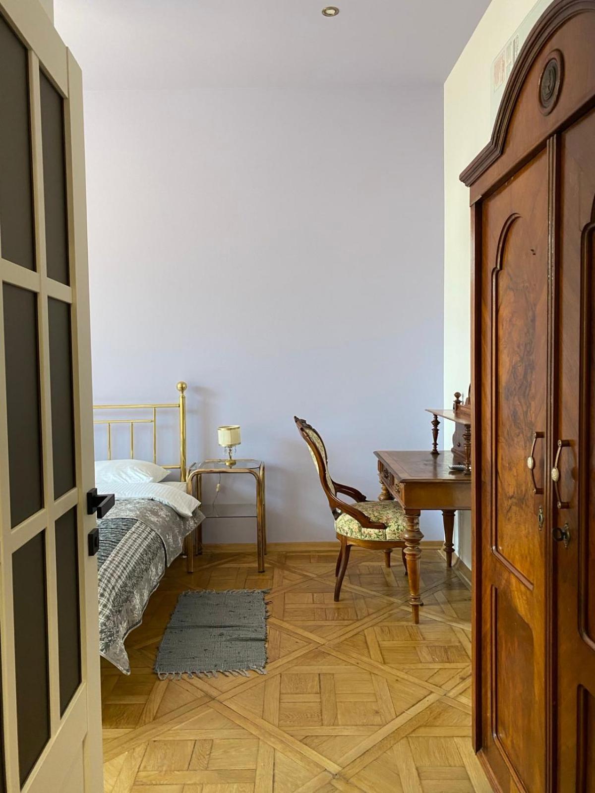 3 Bedrooms Apartment On Nasypna 3 Leopoli Esterno foto