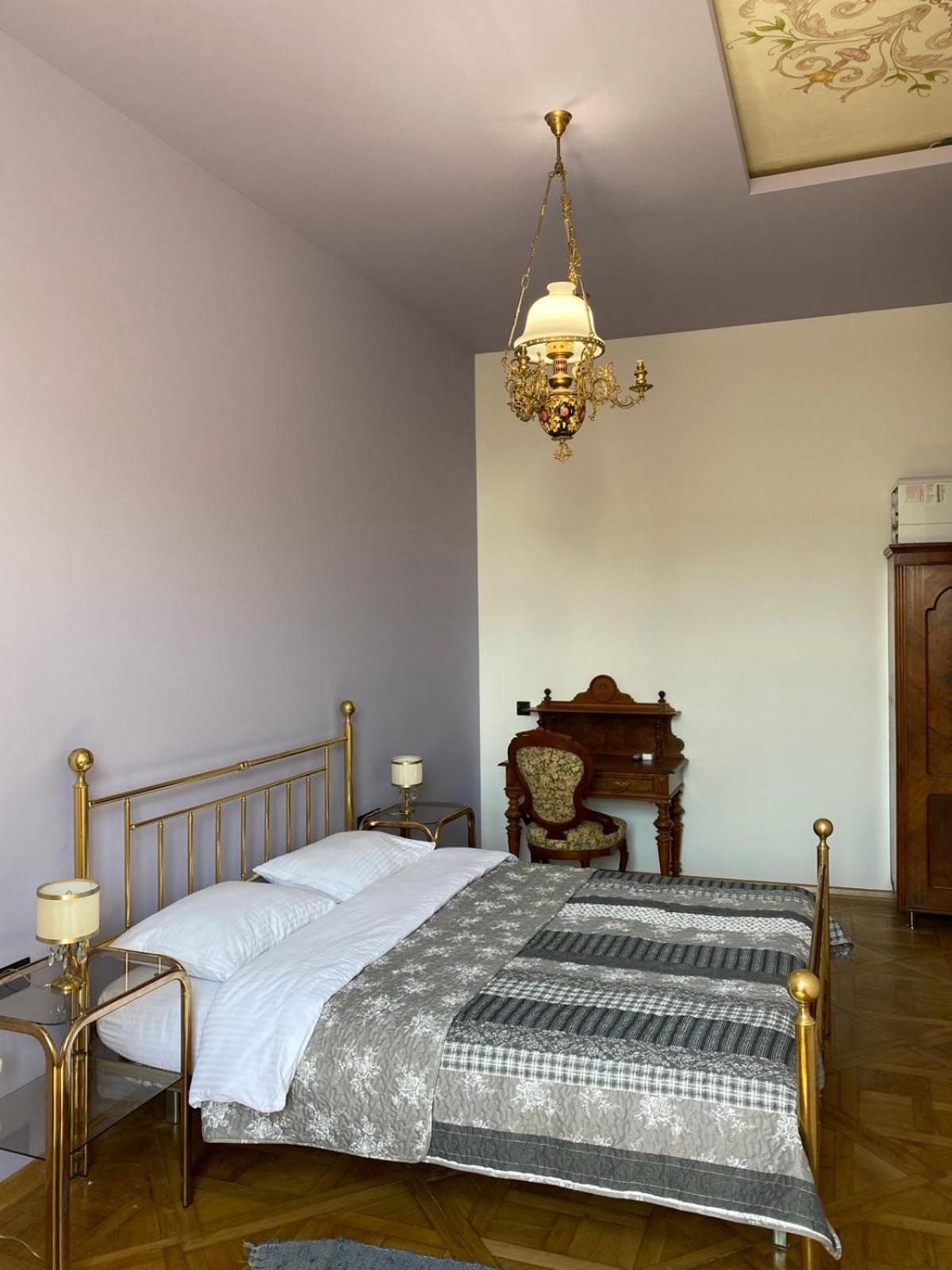 3 Bedrooms Apartment On Nasypna 3 Leopoli Esterno foto